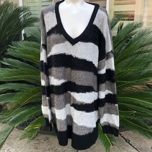 New Lane Bryant V-Neck Sweater Size 26/28